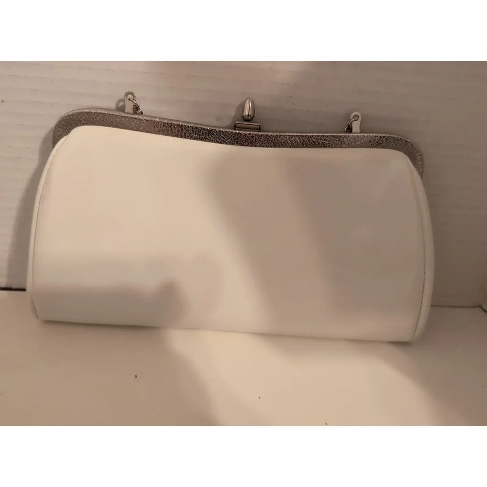 Vintage 50's White Faux Leather Evening Bag Silver Wrist Chain‎ & Clasp